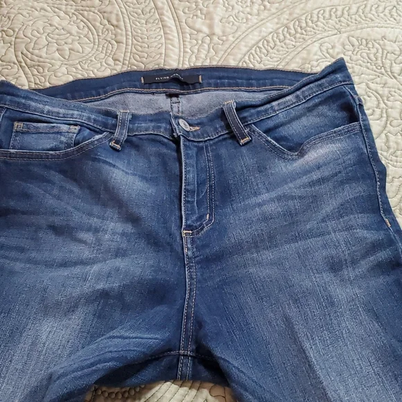 Jeans - Picture 3 of 5